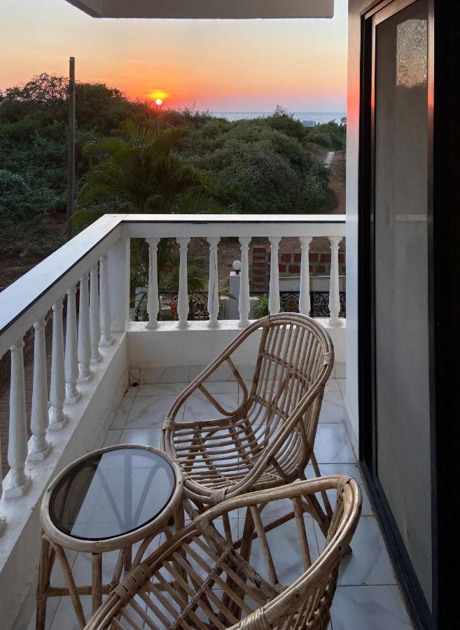 Shanu'S Seaside Inn - A Family-Run Guesthouse Just 100 Metres From Candolim Beach Екстериор снимка